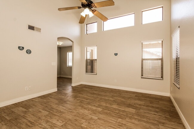 Photo - 8802 E University Dr