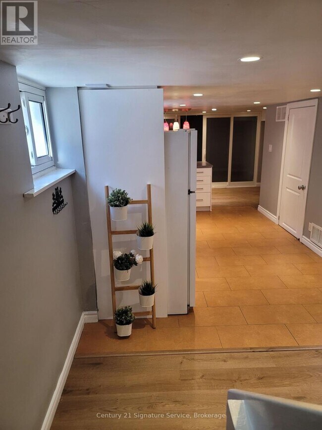 Photo - 170 Schell Ave