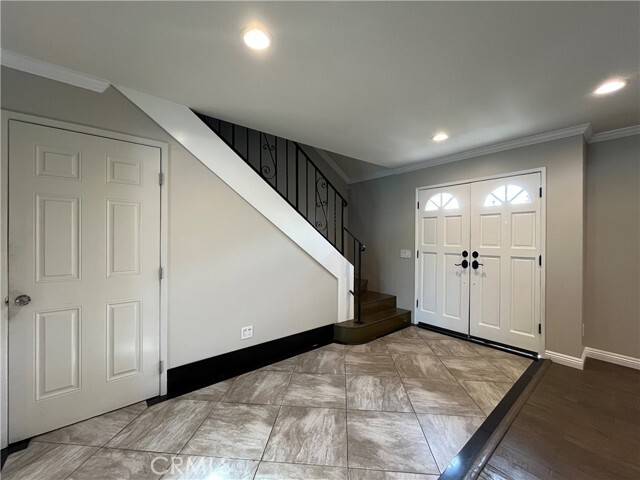 Photo - 10436 Amestoy Ave