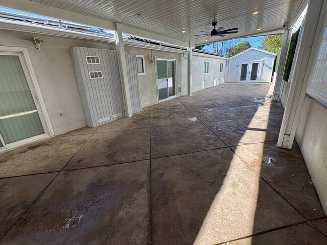 Photo - 1121 Calle Tulipan