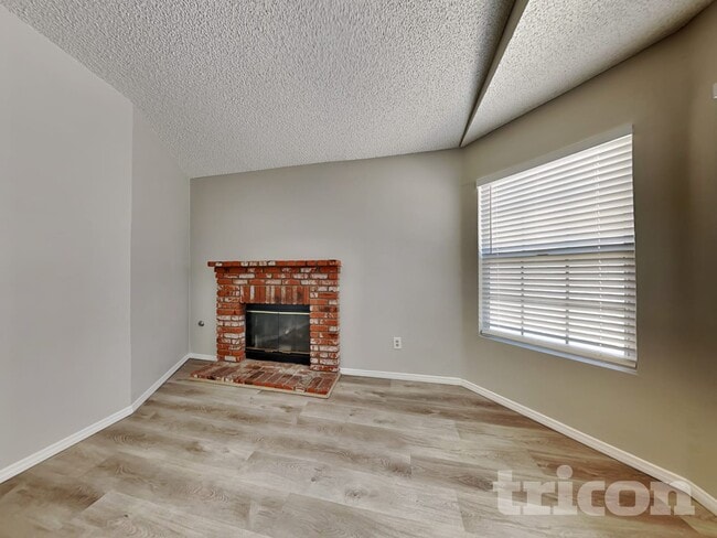 Photo - 1517 Camran Ave