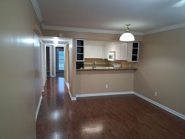 Photo - Laurel Villas: 3 BED/ 2 BA Available for Fall 2026! Unit 303