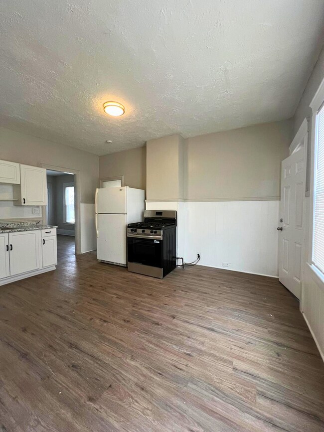 Photo - 836 E 156th St Unit Down