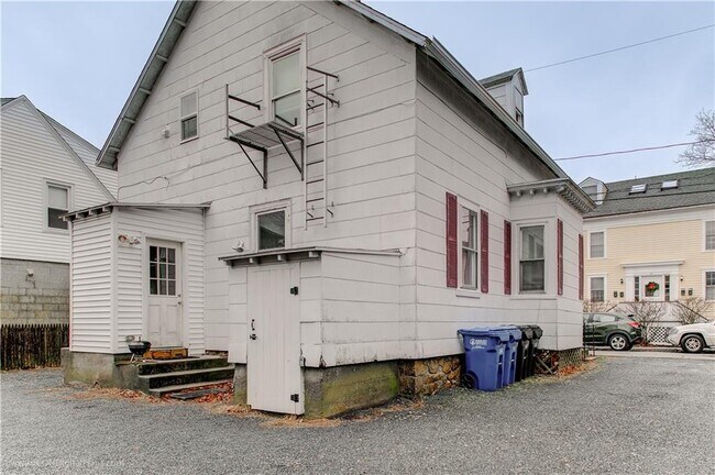 Photo - 23 Stockholm St Unidad 2