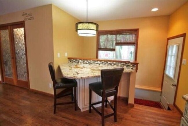 Photo - 1613 Jay Street