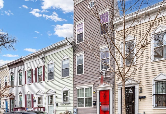 Building Photo - 1656 Kramer St NE Rental