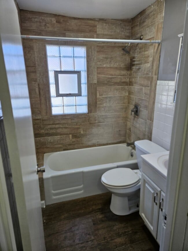 Photo - 4727 Massachusetts St