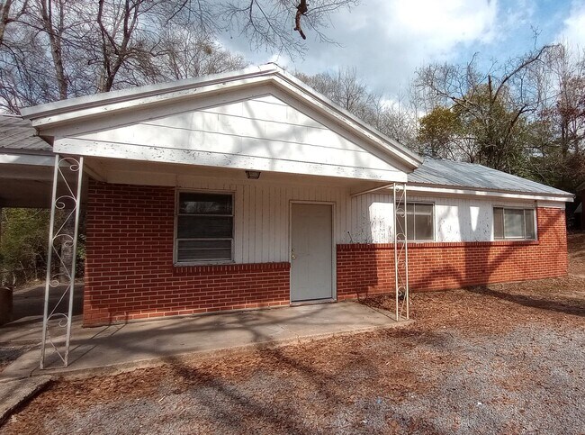 3 Bedroom 1 bath Home near Stillman College - 3 Bedroom 1 bath Home near Stillman College