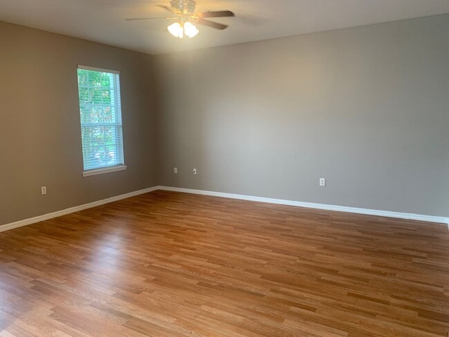 Photo - MOVE IN SPECIAL- 3/2 Condo w/ 2 Car Garage...