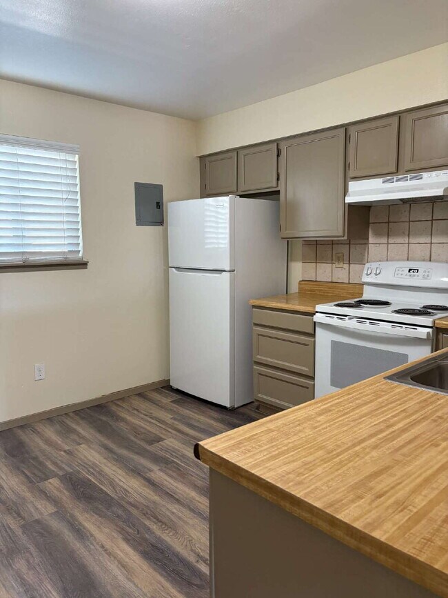 Photo - 2 bedroom townhouse - Mineola Unit C