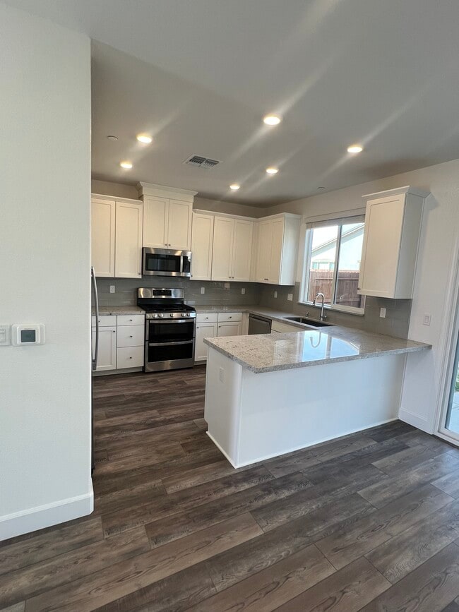 Photo - 4041 Flathead Dr