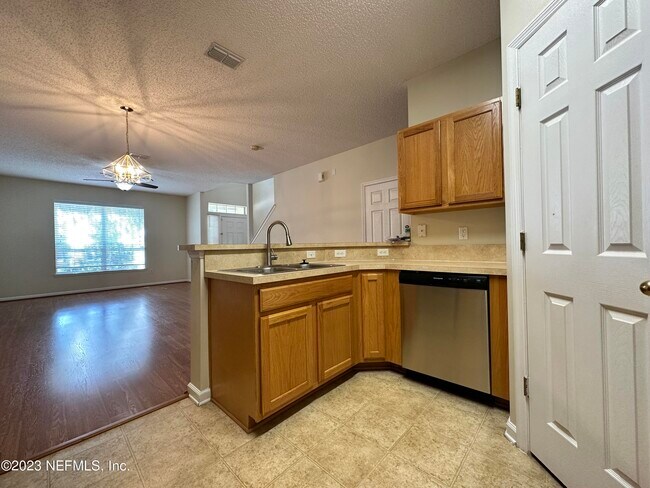 Photo - 502 Sherwood Oaks Dr