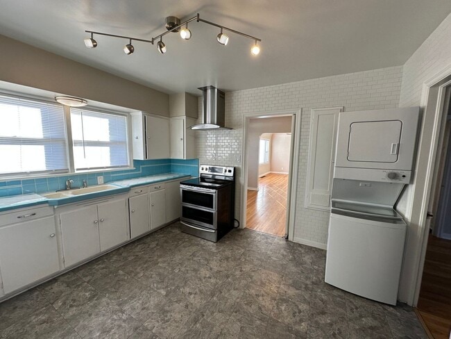 Photo - 465 Wilson Ave Unit 465 Wilson Ave. #Main Floor
