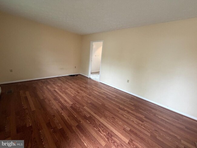 23 Montague Cir