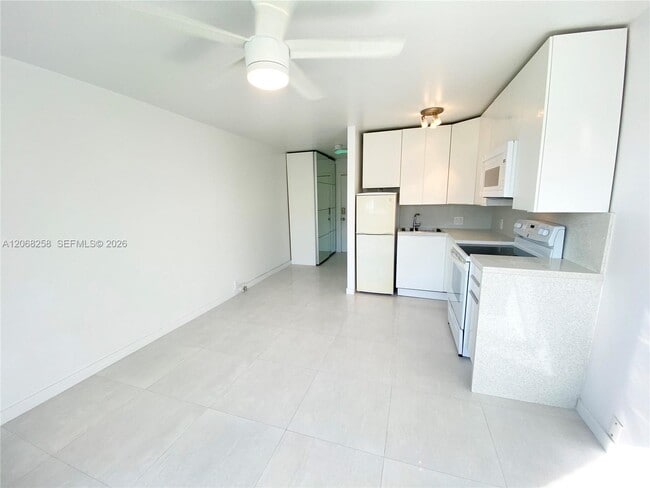 Photo - 6484 Indian Creek Dr Unit 205