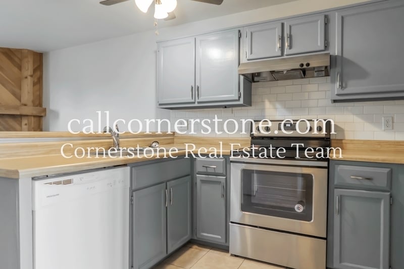 Photo - 6711 Overland Drive - 1