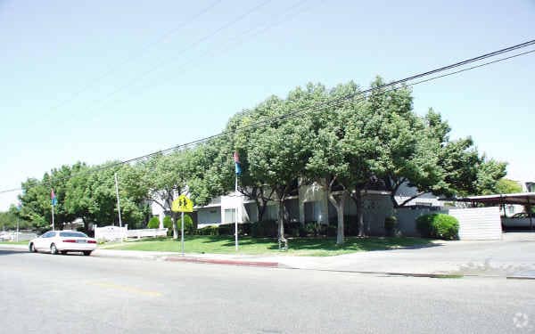 Sunshine Apartments - Sunshine Apartments