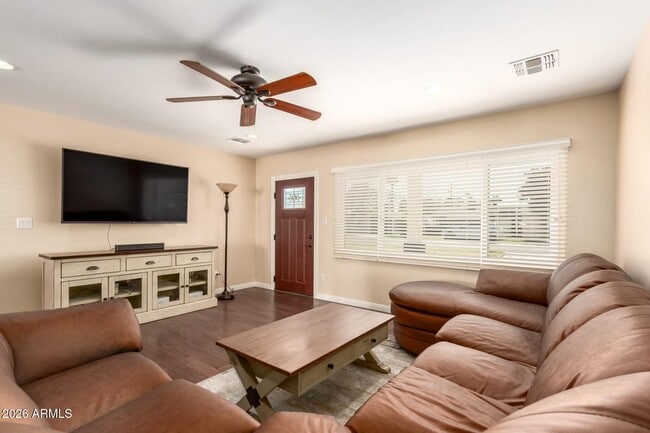 Photo - 722 E McLellan Blvd