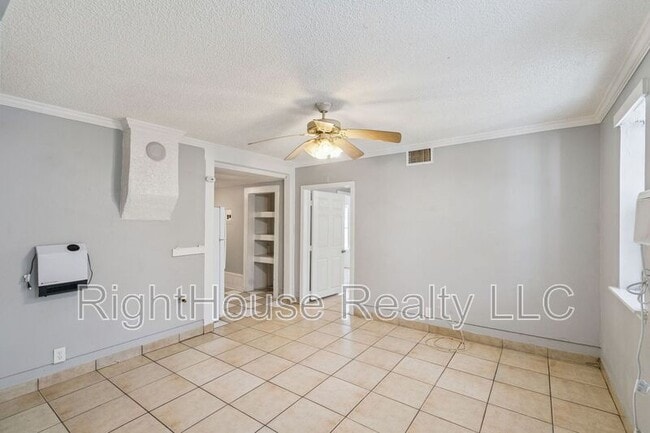 Photo - 113 S Grove St Unit Apt 2