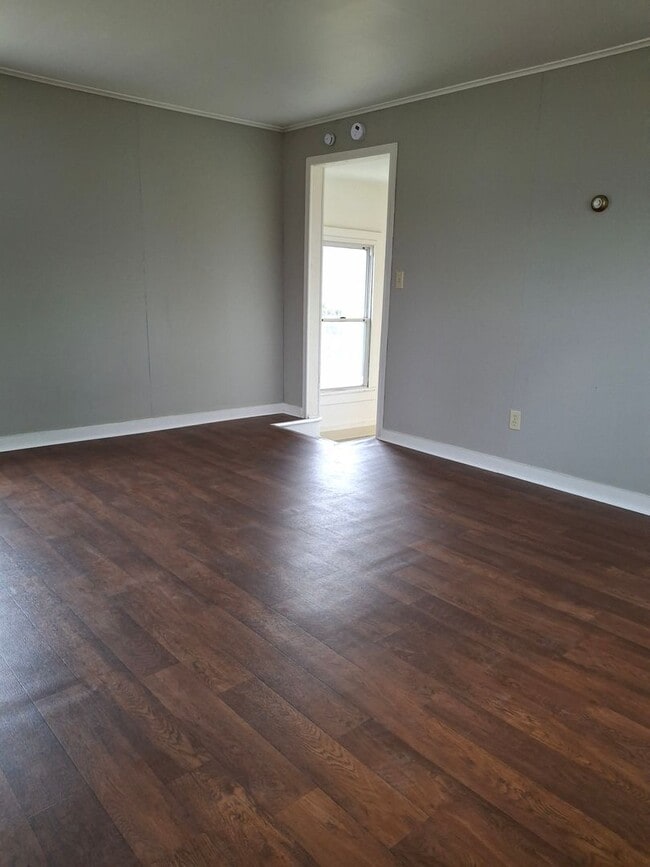 Photo - 246 Lynwood Ave Unit B Upper