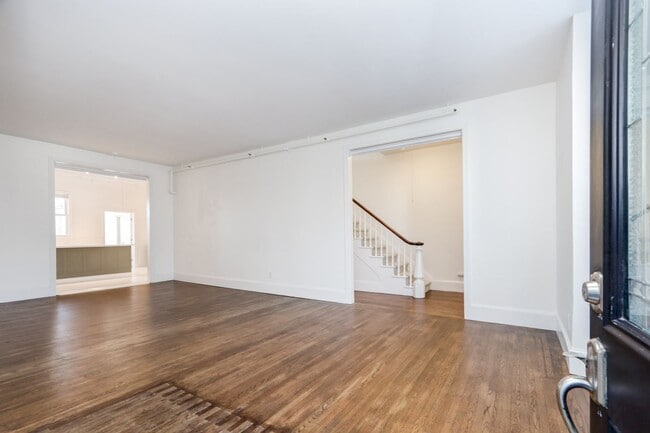 Photo - 3 Bed / 2 Bath pet friendly large and sunny unit on 24th St in Noe Valley. YouTube tour!