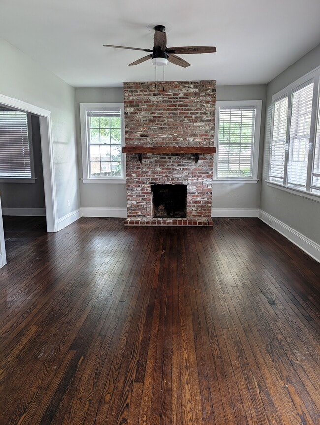 Photo - 604 Vance St NE