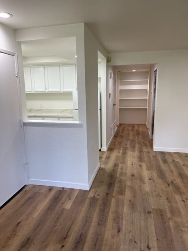 Building Photo - 85 Stenner St