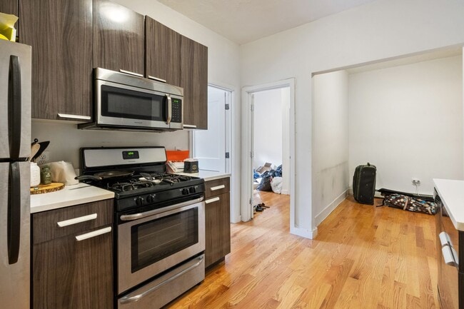 Photo - 155 Salem St Townhome
