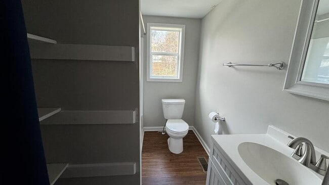 Photo - 2302 Dunkirk Ave NE