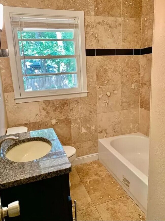 Photo - 3 Bed 2 Bath in Atlanta!