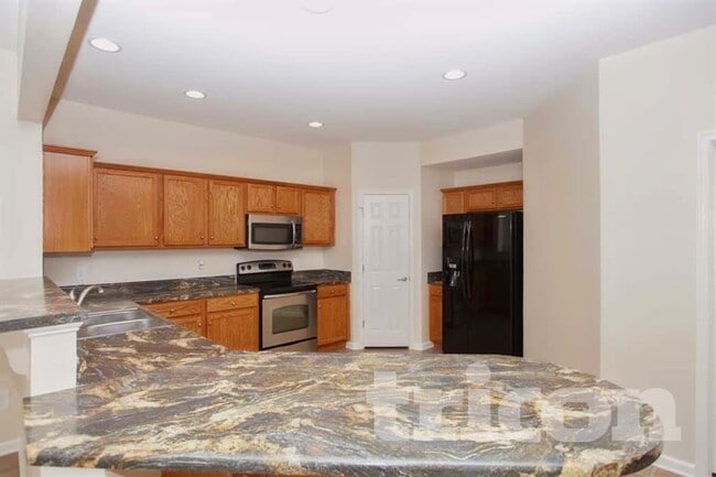 Photo - 2037 Silverton Cir