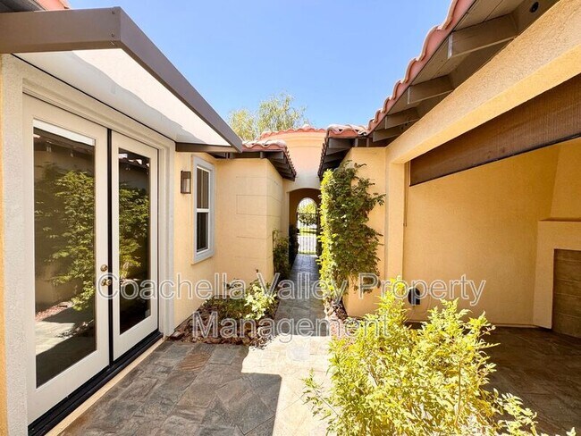 Photo - 138 Shoreline Dr