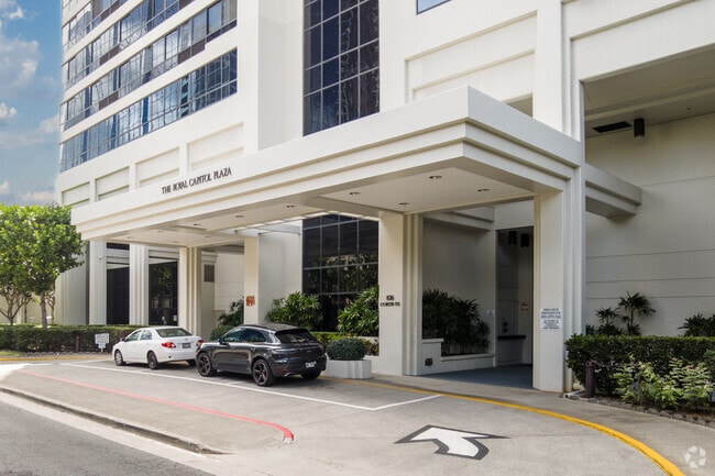 Photo - The Royal Capitol Plaza