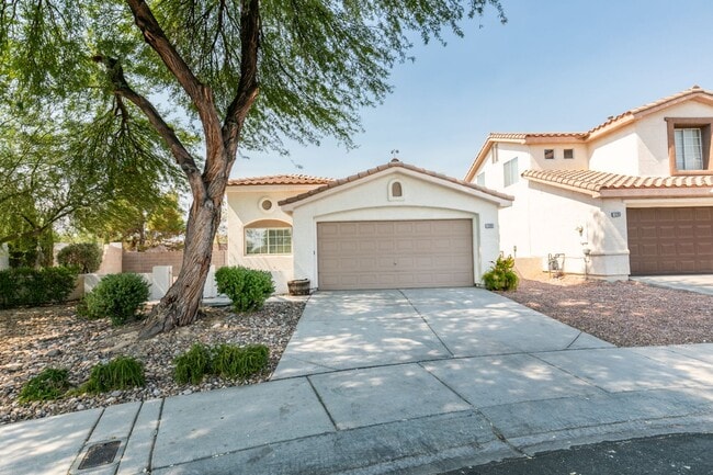 Building Photo - Charming 3-Bedroom Single-Story Home in Elkhorn!
