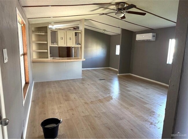 4 West Dr
