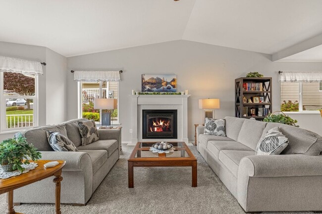 Building Photo - Beautiful 2 Bed 2 Bath Condo with 2 Bonus Rooms