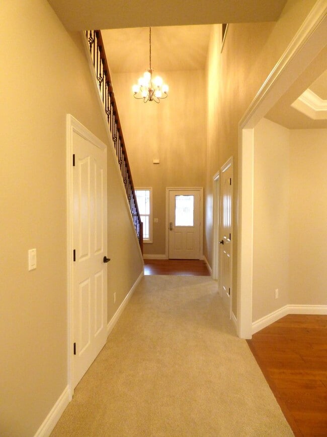 Photo - 5 Bedroom Home in South Salem! Near I-5