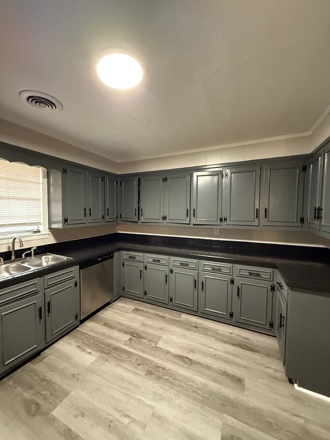 Photo - 451 S Thomas St