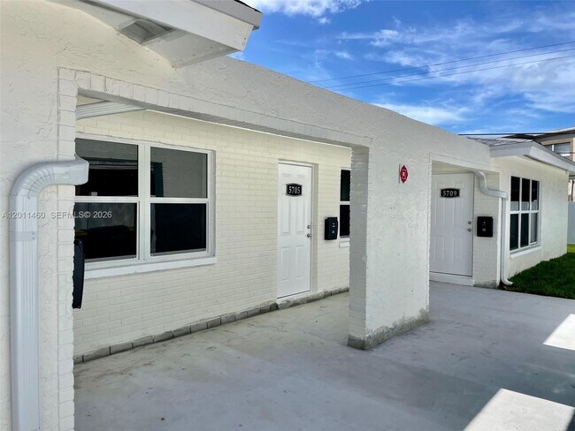 Photo - 5719 NW 28th St Unit 5719