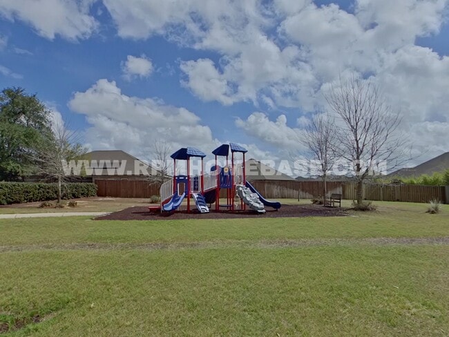Photo - 808 Moorhen Wy