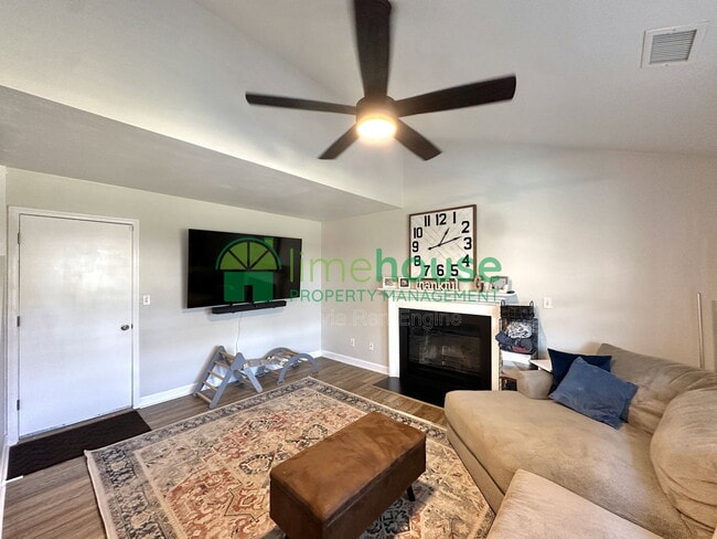 Photo - 1112 Seabright Ct