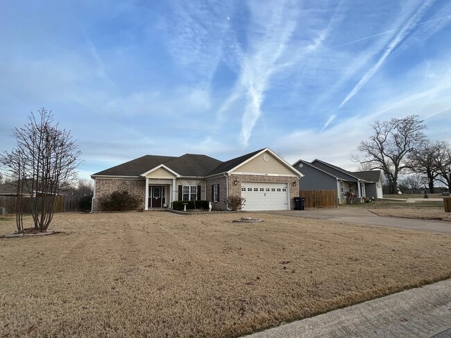 Photo - 2000 Clear Water Trace