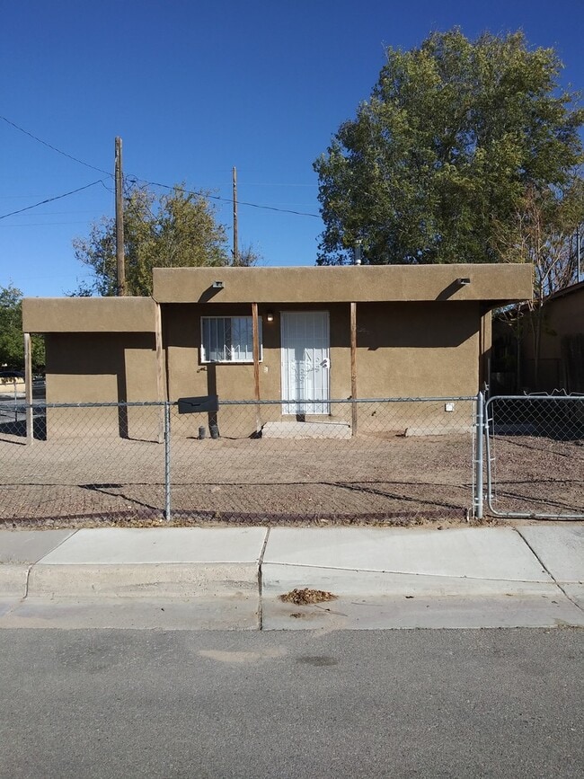 Renovated super cute 2 bedroom home - Renovated super cute 2 bedroom home