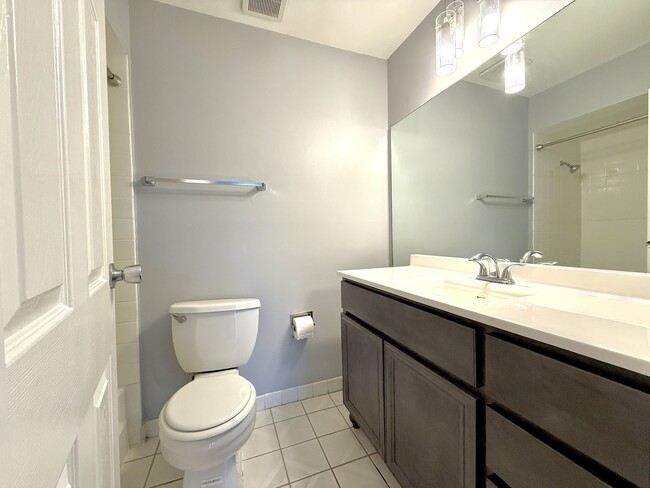 Photo - 3108 Roberts Dr Unit 6