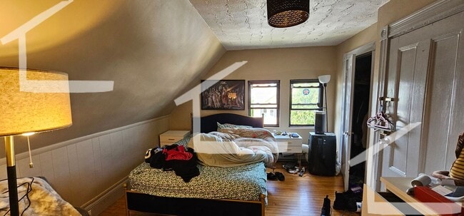 Photo - Check out this 2 bed in Allston.... Sept 1st Move in!!