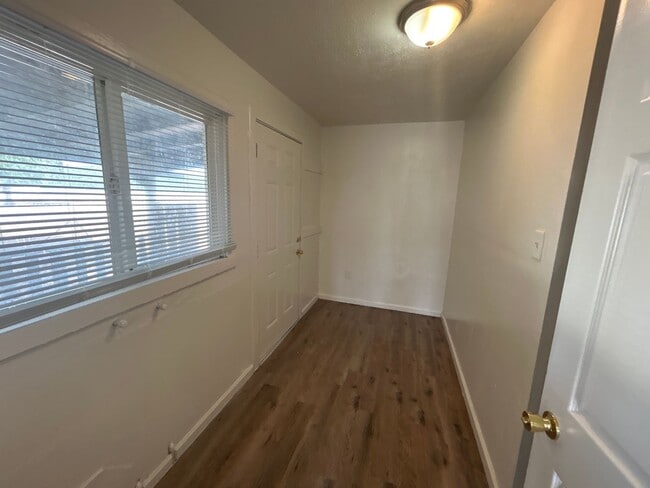 Photo - 2950 Tarmac Rd