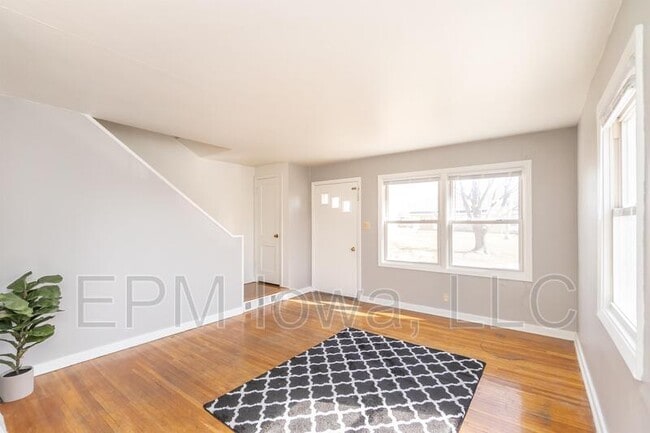 Photo - 249 Madison St