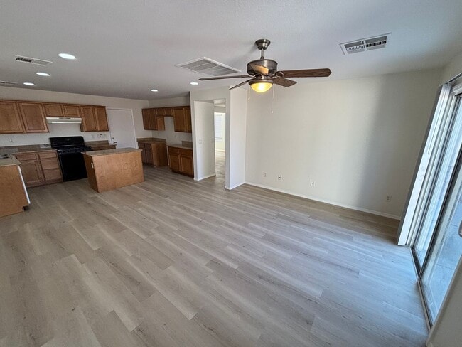 Photo - Gorgeous 3bed/1bath w/ 2 Car Garage locate...