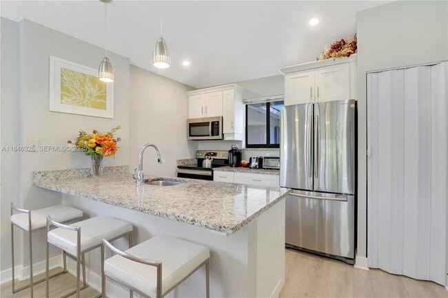 Photo - 105 Club Dr Unidad 105