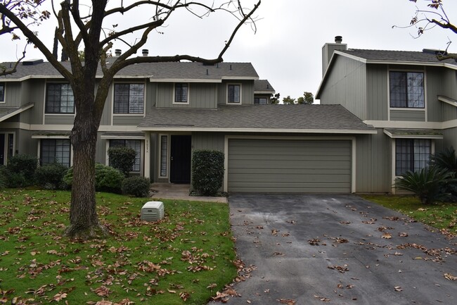 Building Photo - 4727 E Alamos Ave